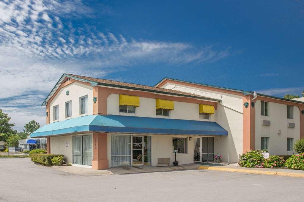 Econo Lodge Cherry Point Havelock Exterior foto