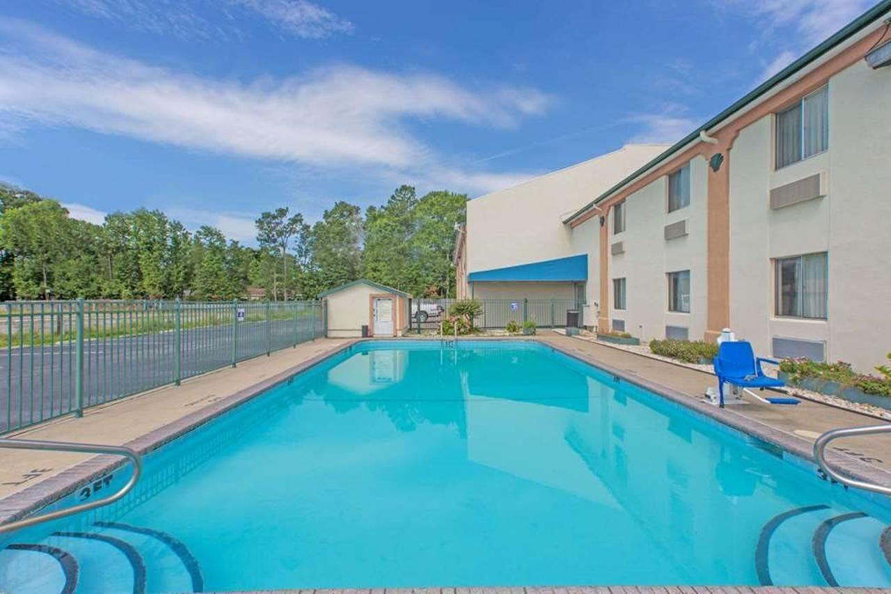 Econo Lodge Cherry Point Havelock Exterior foto